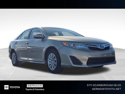 Used 2013 Toyota Camry LE FWD image 1