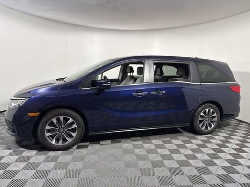Used 2024 Honda Odyssey EX-L image 3