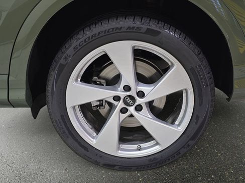 Certified 2025 Audi Q5 Premium Plus w/ Premium Plus image 35