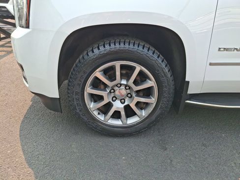 Used 2019 GMC Yukon Denali AWD/4WD image 23