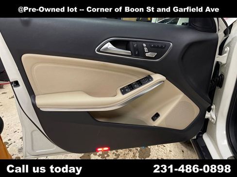 Used 2018 Mercedes-Benz GLA 250 4MATIC image 10