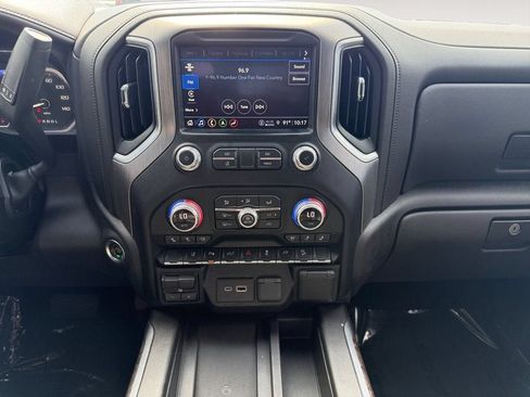 Used 2022 GMC Sierra 2500 Denali w/ Denali Ultimate Package AWD/4WD image 11