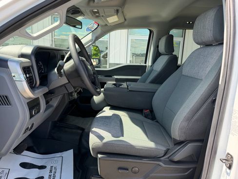 Used 2024 Ford F550 4x4 Crew Cab Super Duty w/ XLT Value Package image 15