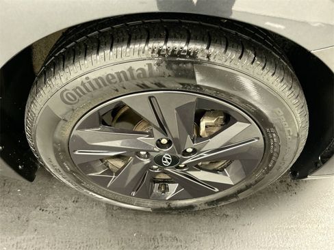 Used 2023 Hyundai Elantra SEL image 8