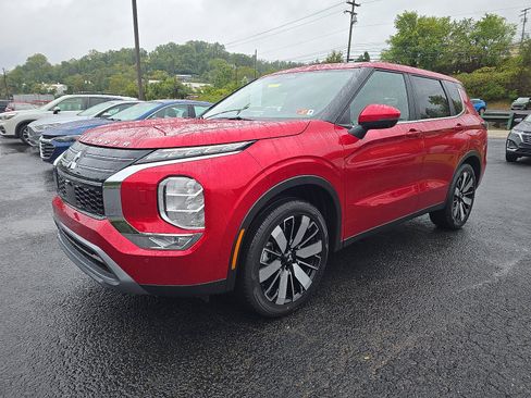 New 2025 Mitsubishi Outlander SE image 9