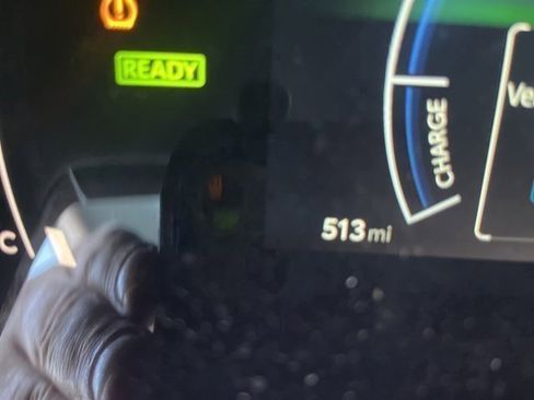 Used 2025 Toyota Camry SE image 15