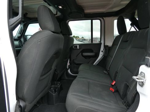 Used 2018 Jeep Wrangler Unlimited Sport S AWD/4WD image 16