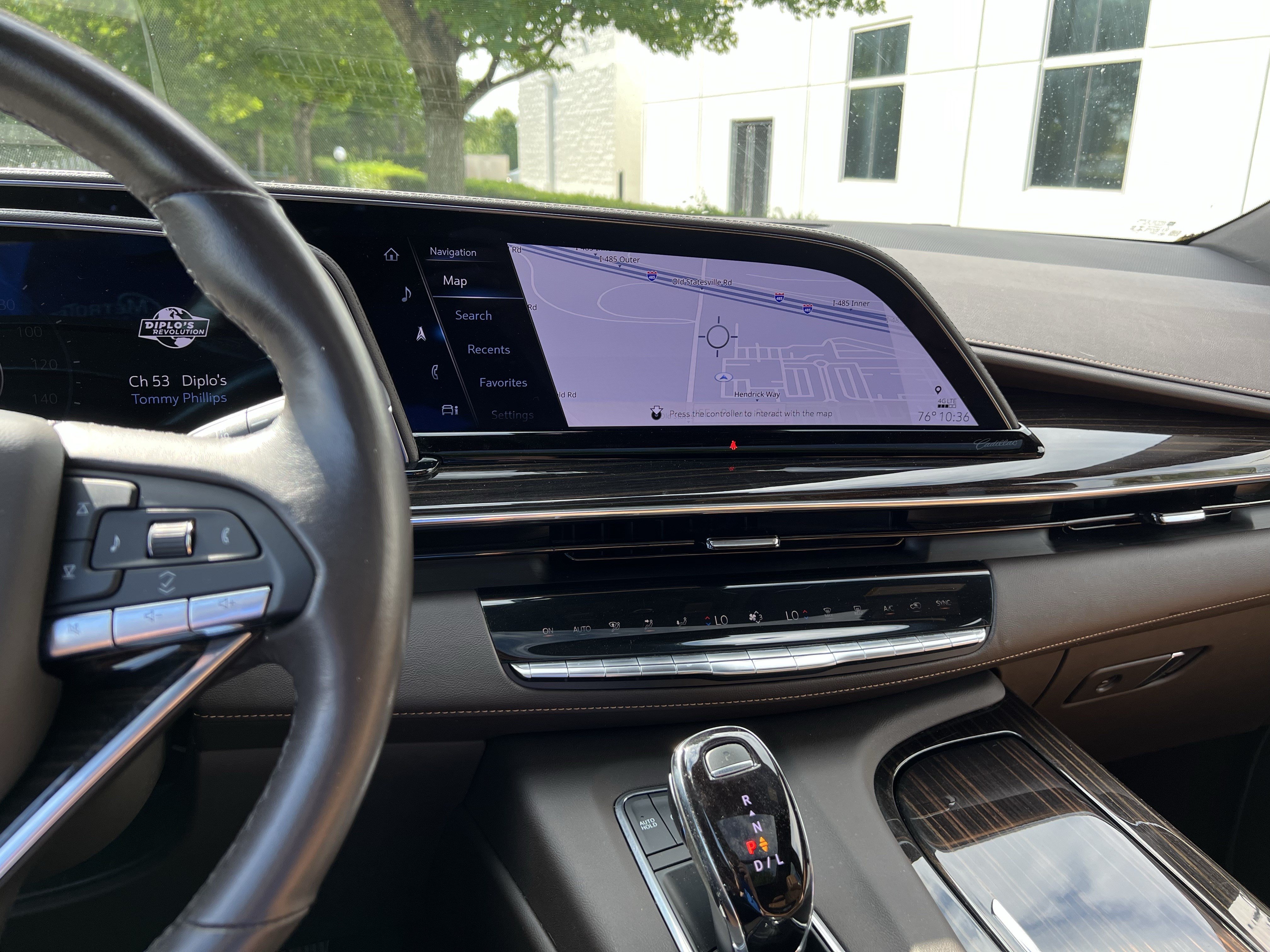 Used 2023 Cadillac Escalade Premium Luxury w/ LPO, Illumination Package AWD/4WD image 31