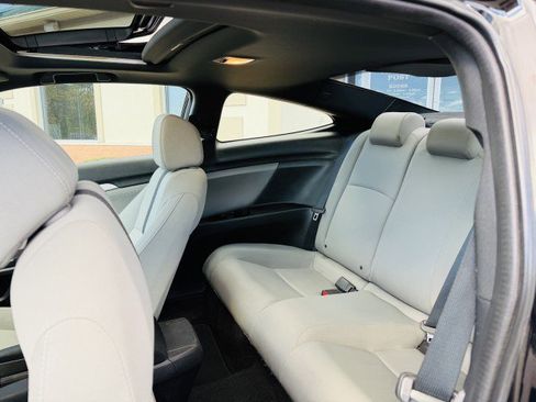 Used 2019 Honda Civic EX image 6