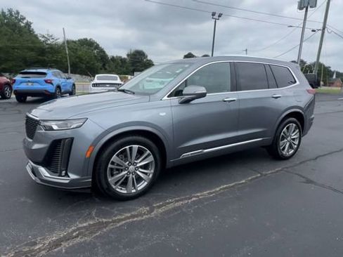 Used 2022 Cadillac XT6 Premium Luxury image 4