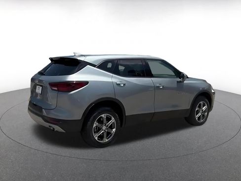 Used 2025 Chevrolet Blazer LT FWD image 15