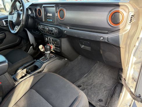 Used 2023 Jeep Gladiator Mojave w/ Cold Weather Group AWD/4WD image 8