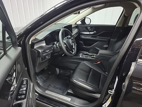 Used 2024 Lincoln Corsair AWD image 33