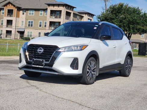 Certified 2024 Nissan Kicks SV FWD image 2