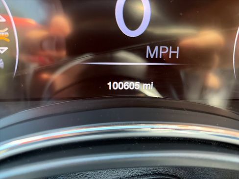Used 2020 Jeep Grand Cherokee Altitude RWD image 16
