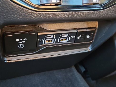 Used 2023 Jeep Grand Cherokee Overland image 24