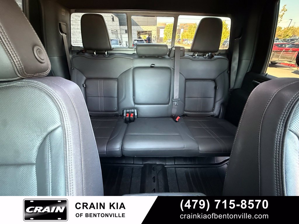 Used 2024 Chevrolet Silverado 2500 High Country w/ High Country Premium Package AWD/4WD image 28