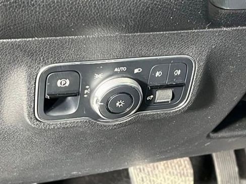 Used 2022 Mercedes-Benz GLB 250 image 19