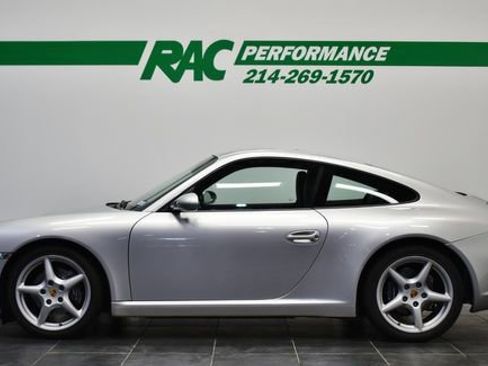 Used 2005 Porsche 911 Carrera RWD image 2