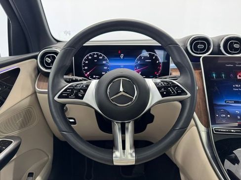 Used 2024 Mercedes-Benz GLC 300 GLC 300 image 24