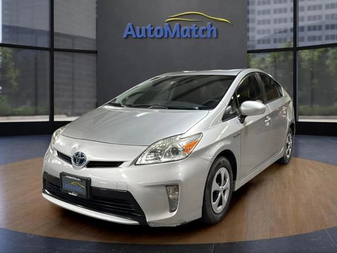 Used 2013 Toyota Prius Three image 3
