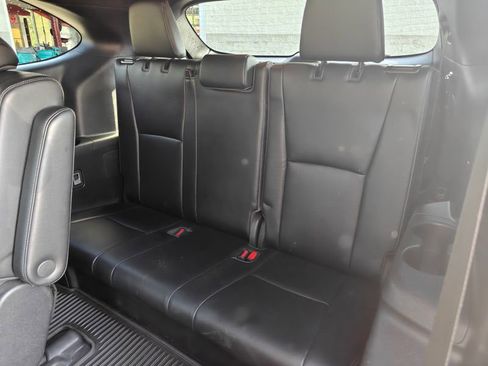 Used 2023 Toyota Highlander XSE AWD/4WD image 16