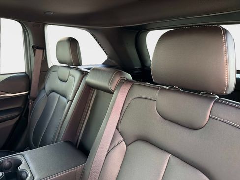 Used 2025 Jeep Grand Cherokee Limited 4xe image 32