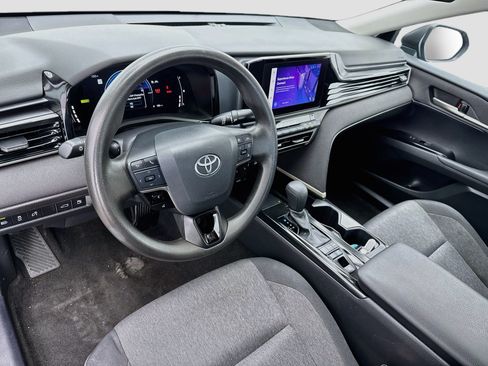 Used 2025 Toyota Camry LE FWD image 7