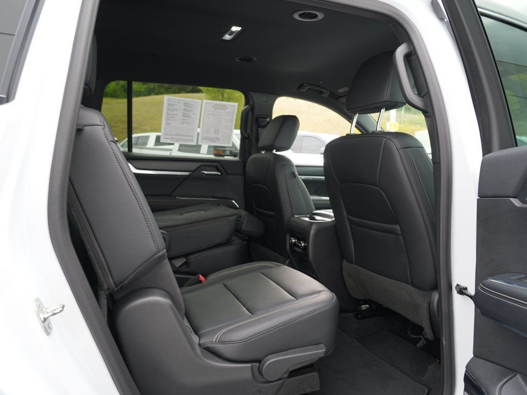 Certified 2026 GMC Acadia Elevation w/ Elevation Premium Package AWD/4WD image 27