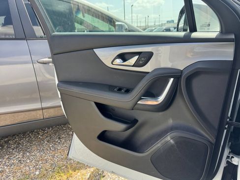 Used 2025 Chevrolet Blazer LT FWD image 15