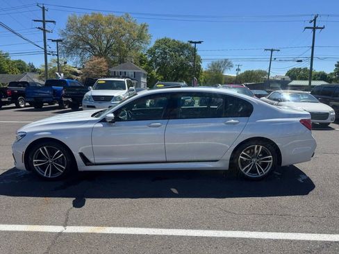 Used 2016 BMW 750i xDrive AWD/4WD image 8