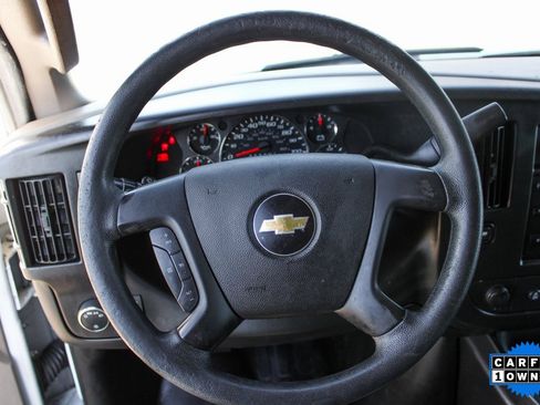 Used 2016 Chevrolet Express 2500 image 17