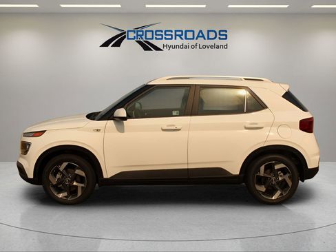 New 2025 Hyundai Venue SEL image 2