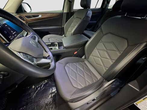Used 2024 Volkswagen Atlas SE image 11