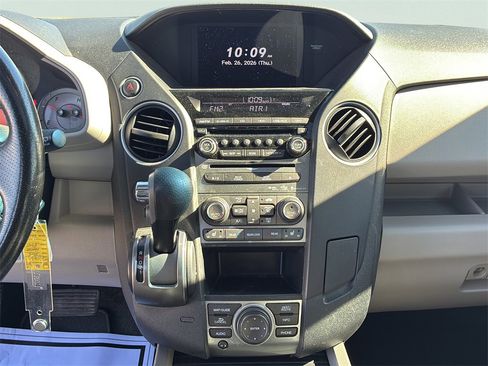 Used 2015 Honda Pilot Touring image 29