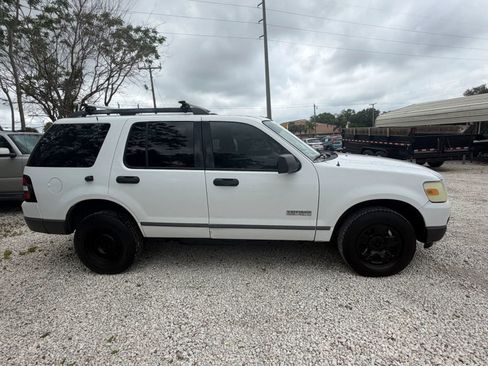 Used 2006 Ford Explorer XLS image 3