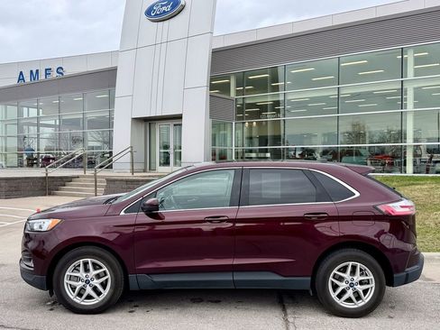 Used 2021 Ford Edge SEL w/ Convenience Package image 3