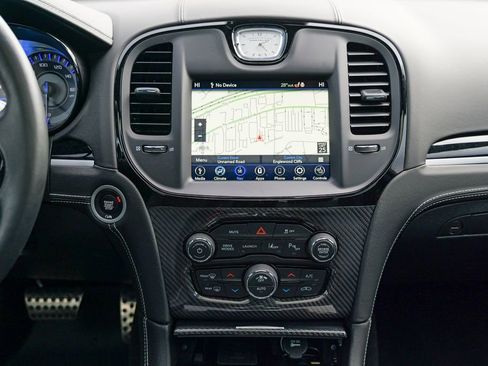 Used 2023 Chrysler 300 C image 45