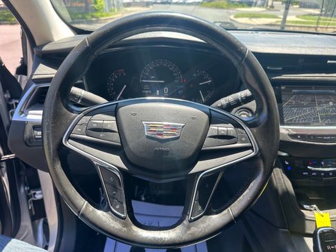 Used 2019 Cadillac XT5 Premium Luxury AWD/4WD image 19