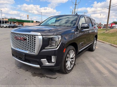 Used 2023 GMC Yukon Denali image 3