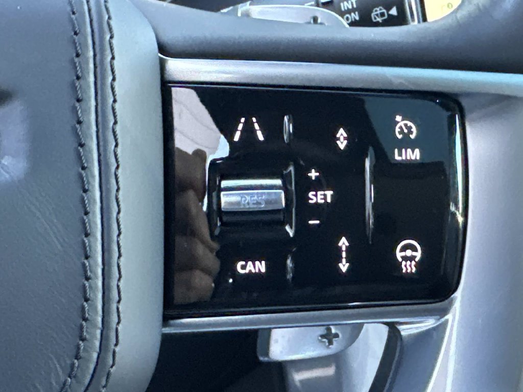 Certified 2023 Land Rover Range Rover SE AWD/4WD image 30