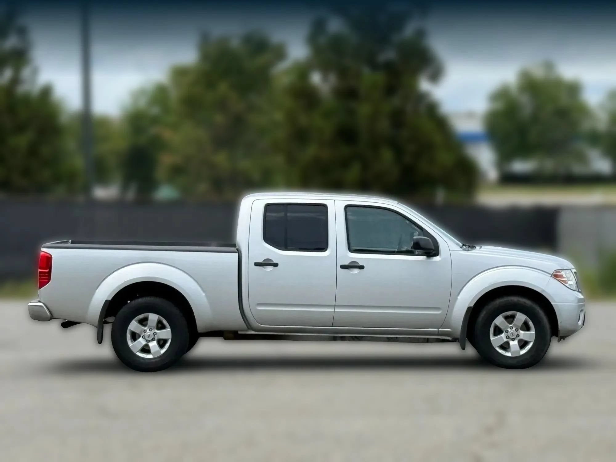 Used 2012 Nissan Frontier SV AWD/4WD image 7