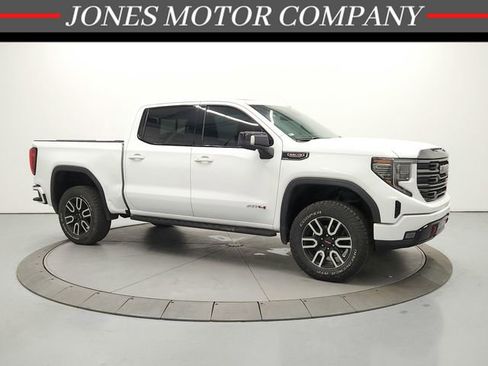 Used 2022 GMC Sierra 1500 AT4 w/ AT4 Preferred Package AWD/4WD image 1