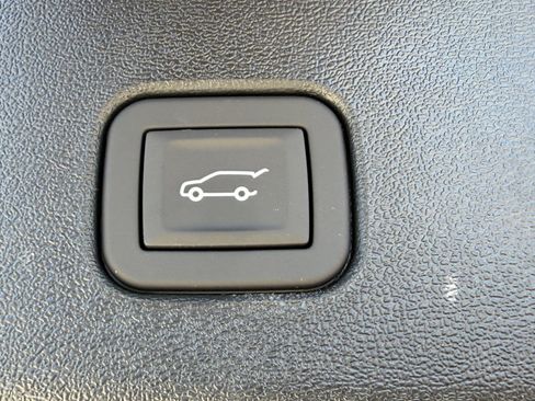 New 2026 Cadillac Optiq Luxury 2 image 11