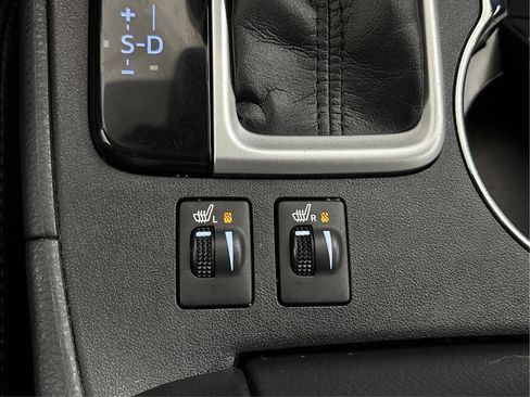 Used 2019 Toyota Highlander XLE AWD/4WD image 44