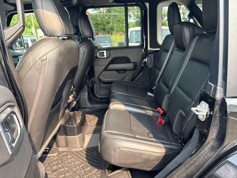 Used 2022 Jeep Wrangler Unlimited Sahara w/ Advanced Safety Group AWD/4WD image 20