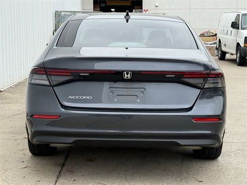 Used 2023 Honda Accord EX image 5