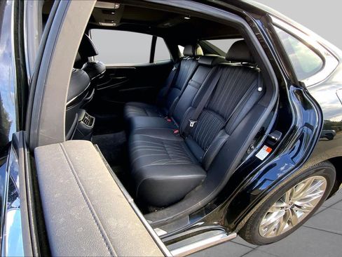 Certified 2022 Lexus LS 500 AWD w/ Interior Upgrade Package image 20
