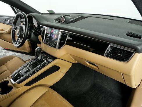 Used 2017 Porsche Macan image 23