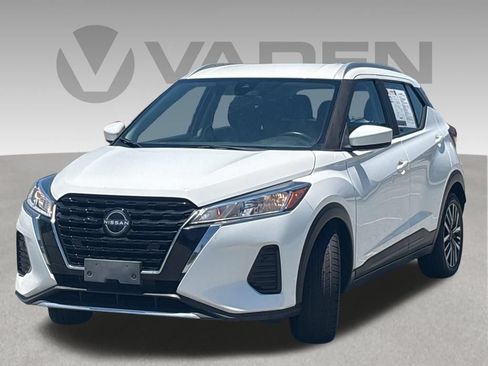 Used 2023 Nissan Kicks SV FWD image 1